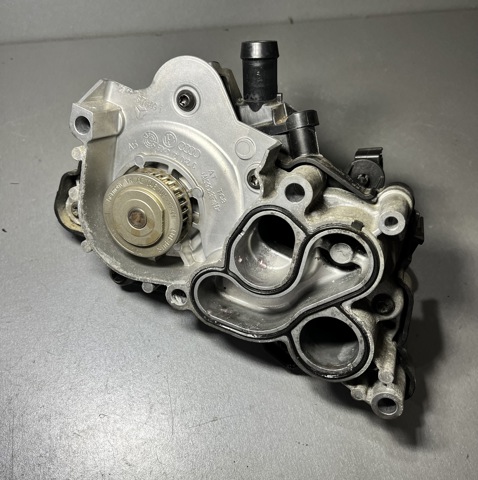 Насос охолоджуючої рідини 04C121600L VAG