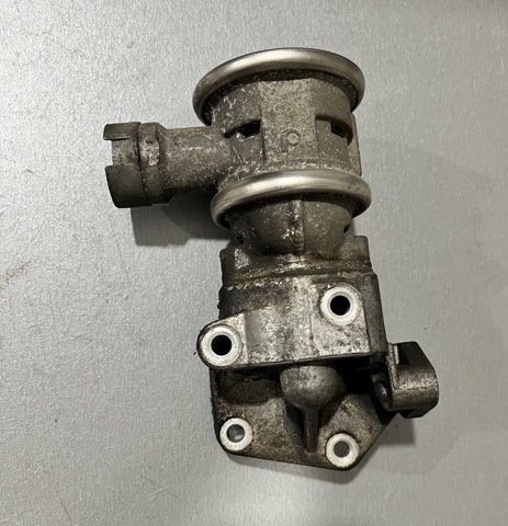 Клапан подачі вторинного повітря 06A131351F VAG