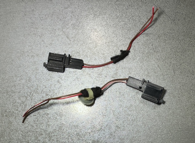 Роз'єм (фішка) генератора 1J0973332 VAG