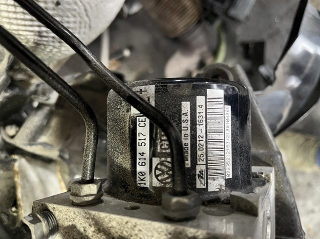 Блок керування АБС (ABS) 1K0614517CE VAG