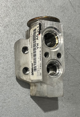 Клапан TRV, кондиціонера 1K0820679 VAG