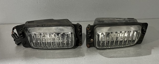 Протитуманка права 1L0941702C VAG