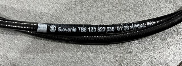 Трос капота з ручкою 1Z0823535 VAG