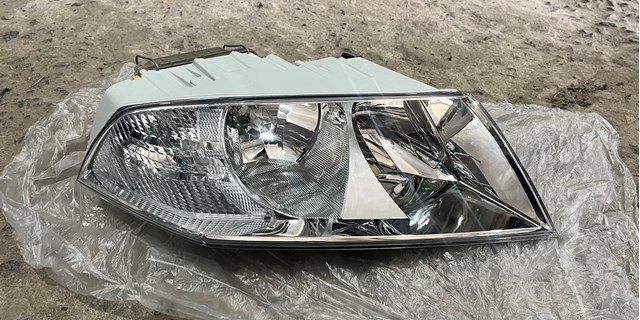 Права блок фара 1Z1941016 VAG