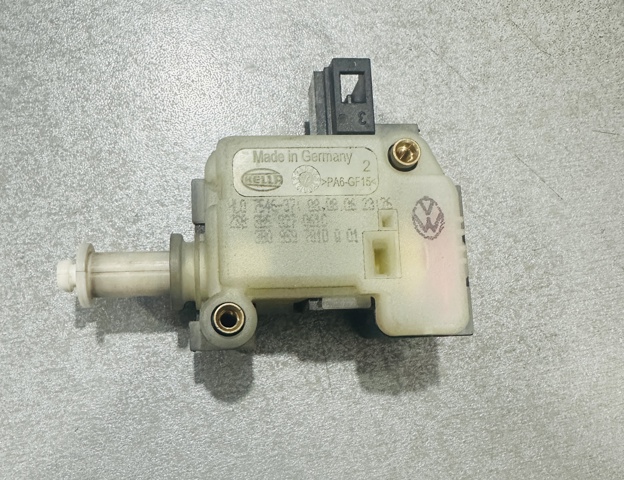 Мотор-привід відкр/закр. замка багажника/двері 3/5-ї 3B0959781D VAG