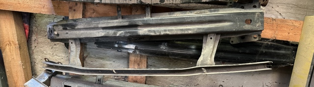 Шина бампера переднього 3C0807109D VAG