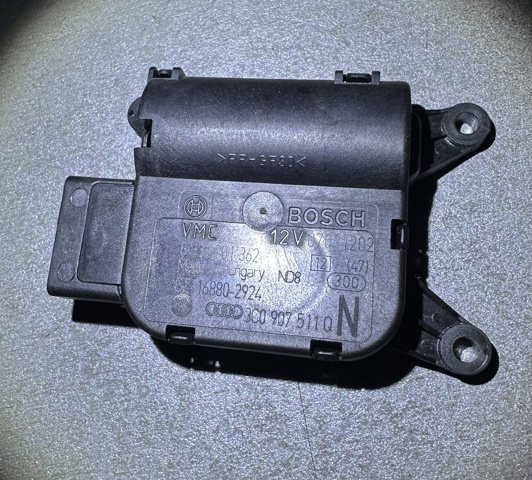 Мотор заслінки печі 3C0907511Q VAG