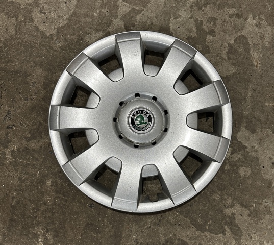 Ковпаки на колеса 3T0601147MHB VAG