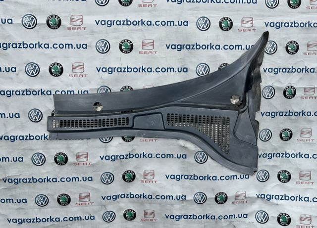 Водостік лобового скла, жабо 3T1819415A9B9 VAG