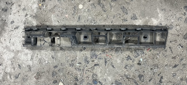 Кронштейн бампера заднього, правий 3T5807864 VAG