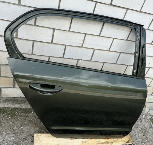 Двері пасажирські задні праві 3T5833056 VAG