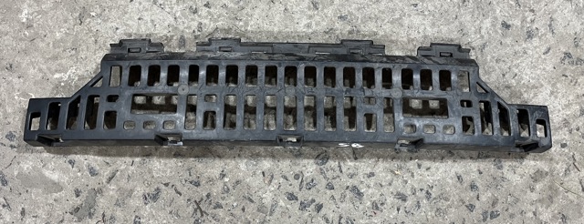 Кронштейн бампера заднього, центральний 3T9807385 VAG