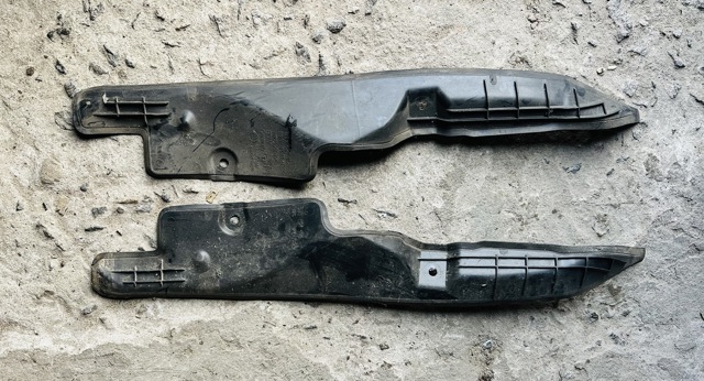 Ущільнювач крила 5J0821111 VAG