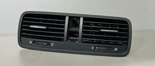 Решітка повітроводу 5L0820951TDZ VAG