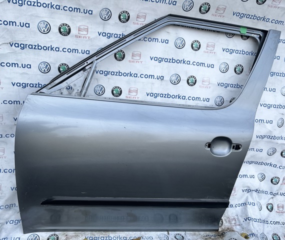Двері кабіни 5L0831055 VAG