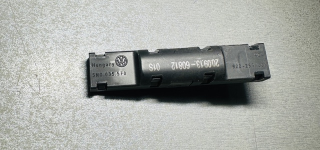 Підсилювач сигналу антени 5N0035570 VAG