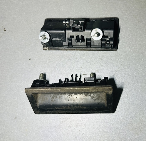 Ручка багажника 5N0827566 VAG