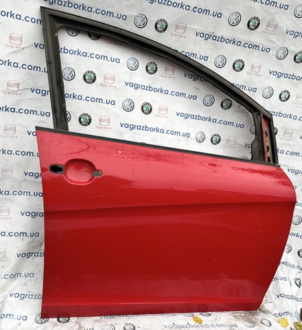 Пасажирські передні двері 5P0831056A VAG