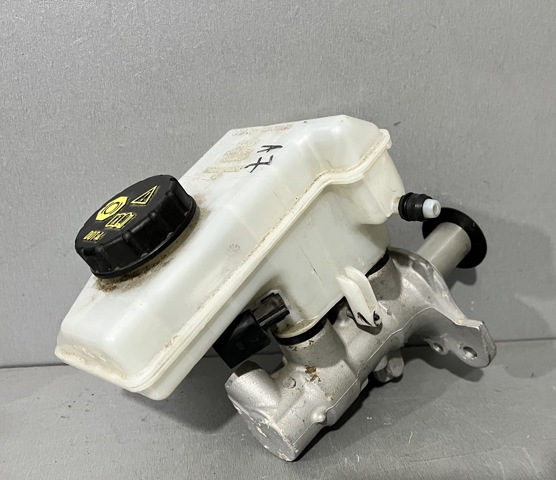 Бачок головного гальмівного циліндру (гальмівної рідини) Audi Q3