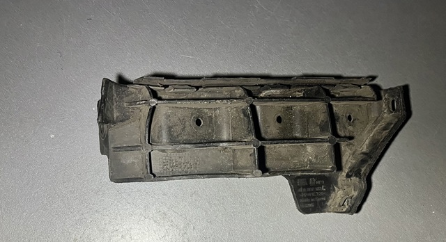 Кронштейн кріплення бампера переднього лівий 6L0807183C VAG