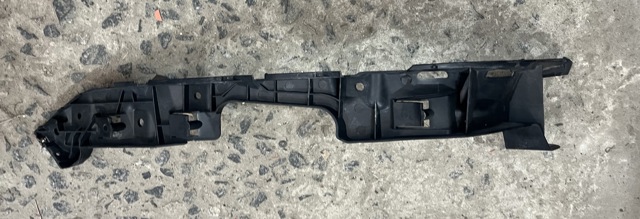 Кронштейн кріплення крила переднього лівого, передній 6L5807049F VAG