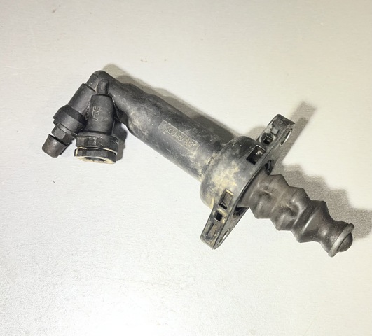 Циліндр зчеплення робочий Skoda Fabia PRAKTIK