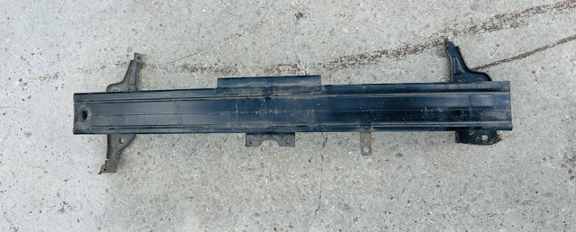 Швелер переднього бампера 6V0807109C VAG