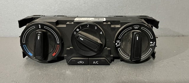 Блок управління пічкою 6V0820045A VAG