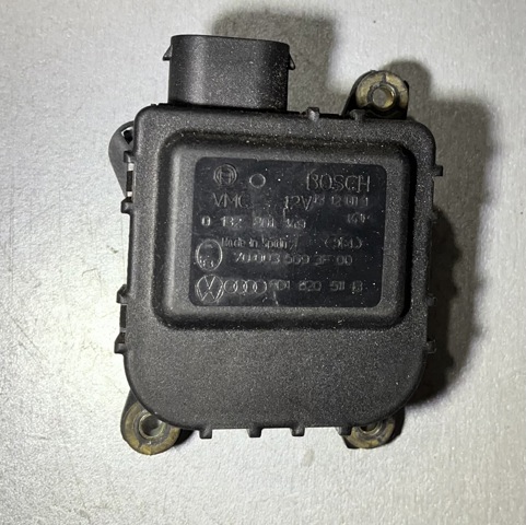Мотор заслінки печі 8D1820511B VAG