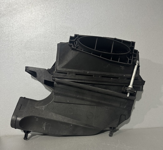 Корпус повітряного фільтра, правий A6420904401 MERCEDES