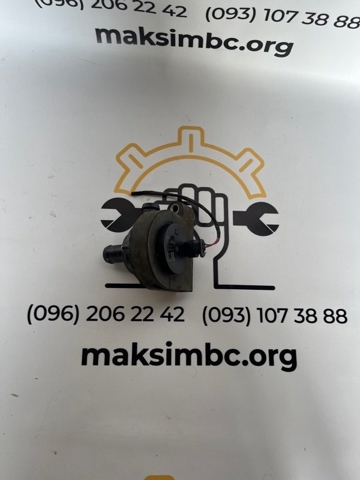 Помпа охолодження 13592753 GM