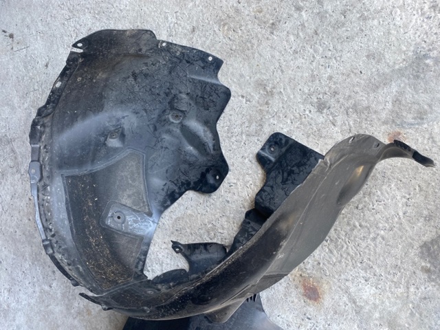 Підкрилок передній правий 149261400D TESLA