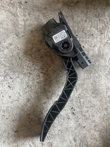 Педаль акселератора 8V219F836AC FORD