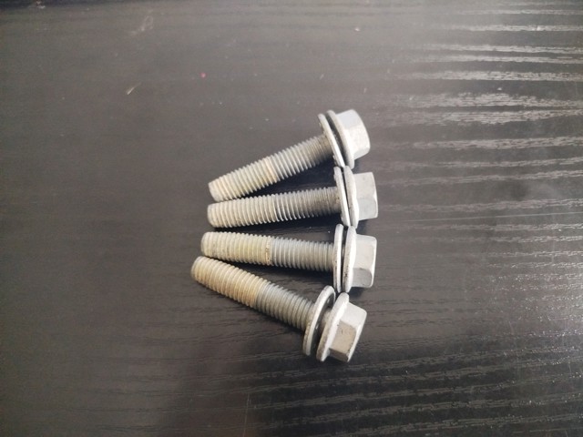 Болт переднього важеля 51716966566 BMW