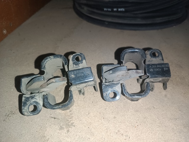 Замок капота A2038800060 MERCEDES