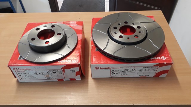 Диск гальмівний передній 09701076 BREMBO