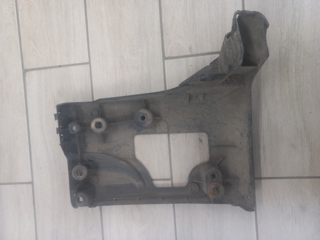 Кронштейн бампера заднього, правий 852220001R RENAULT