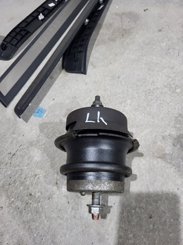 Права подушка мотора 112204GC0A NISSAN