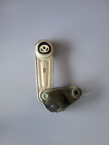Задня подушка двигуна 113604BA0B NISSAN
