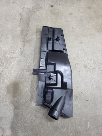 Резонатор повітряного фільтра 165856RC1B NISSAN