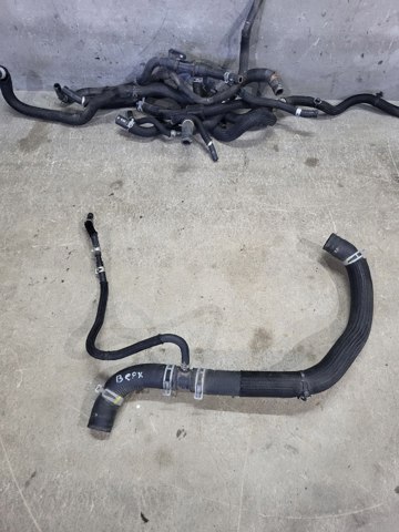 Шланги системи охолодження 215016RF0B NISSAN