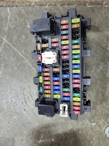 Коробка запобіжників 243505NA0A NISSAN