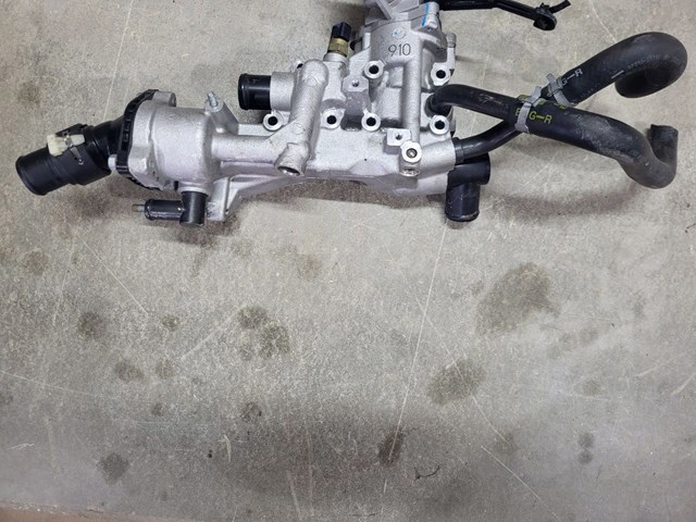 Корпус термостата в зборі 256102F690 HYUNDAI