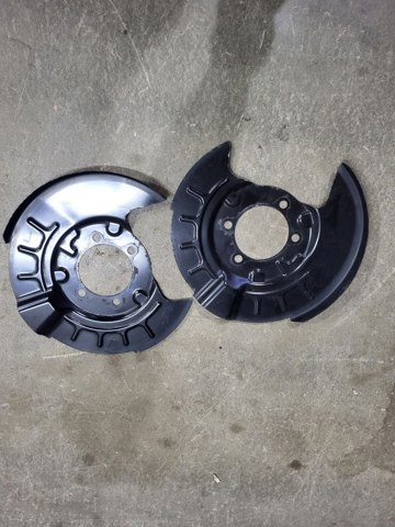 Захист гальмівного диска заднього, правого 441516RA0A NISSAN