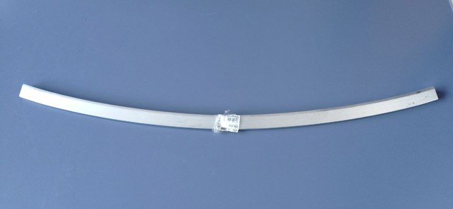 Кронштейн бампера переднього, центральний 626584GA0A NISSAN