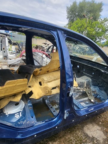 Петля передніх дверей, правих 804004GA0A NISSAN