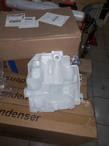 Бачок омивача скла 8260A403 MITSUBISHI