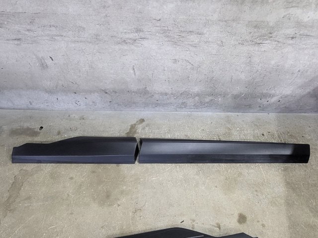 Молдинг задніх правих дверей, нижній 828706RA0A NISSAN