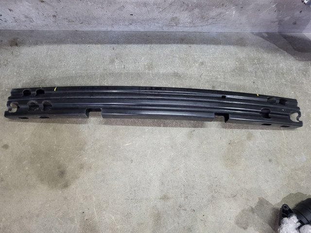 Швелер бампера 850305NA0A NISSAN