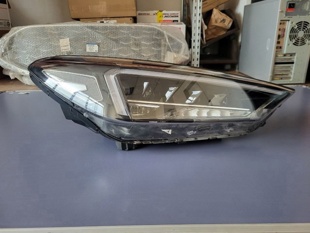 Основна фара - вставка 92102D7700 HYUNDAI